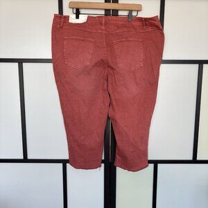 Cato Womens Plus Size 18W Curvy Skinny Crop Capri Jeans Coral NWT Summer Resort